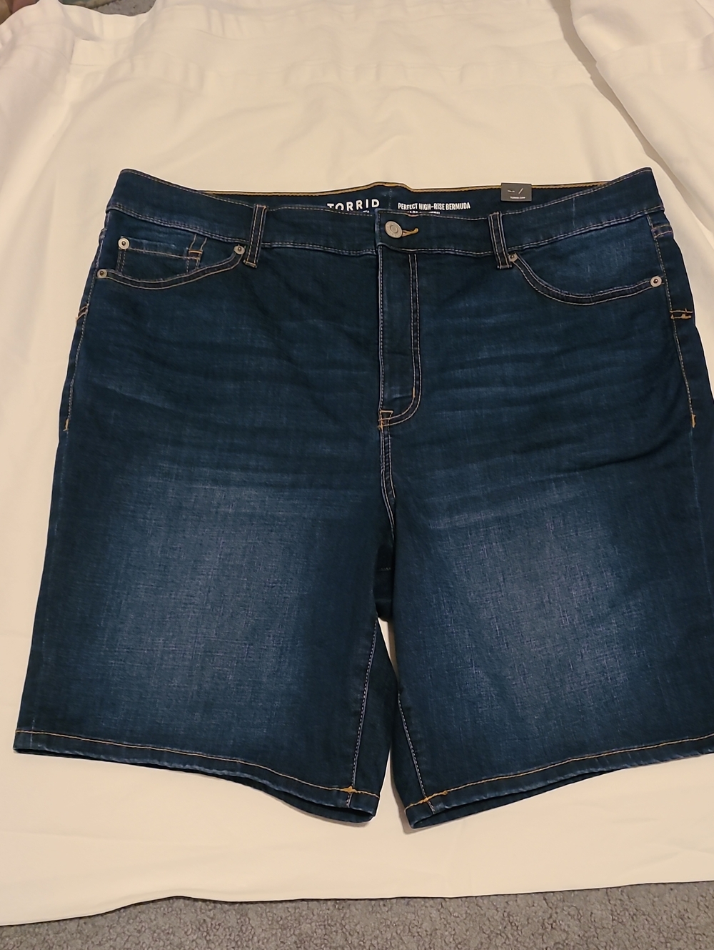 Torrid Perfect High Rise Bermuda Vintage Stretch Jean Shorts Size 22 NWT